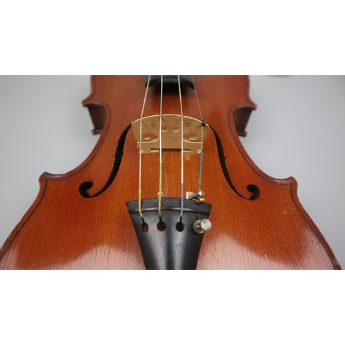 349 - Antique adult size violin 7/8 - In rosewood case marked W E Hill and Son London