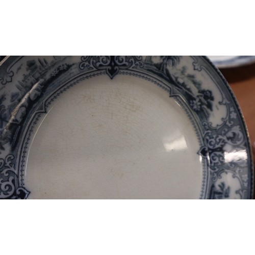 304 - Blue and white dinner service - Verona