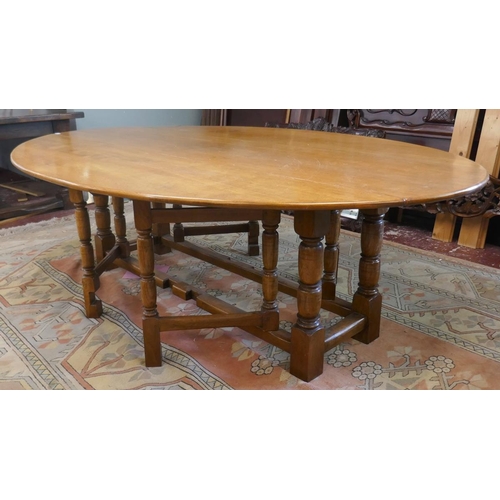 363 - Oak wake table