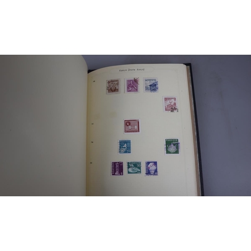 134 - Stamps - Populated stamps album - Italy