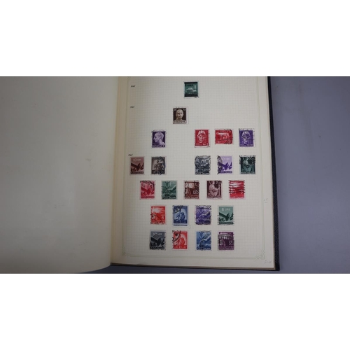 134 - Stamps - Populated stamps album - Italy