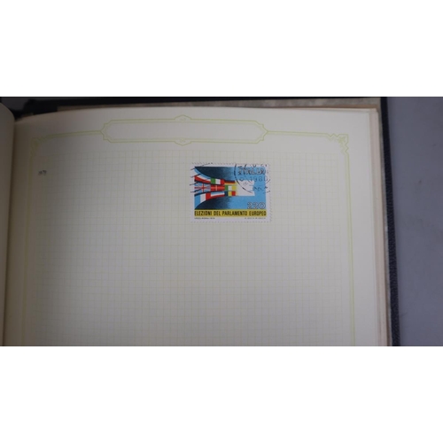 134 - Stamps - Populated stamps album - Italy