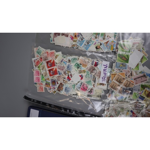 147 - Stamps - Collection of World stamps - A-Z