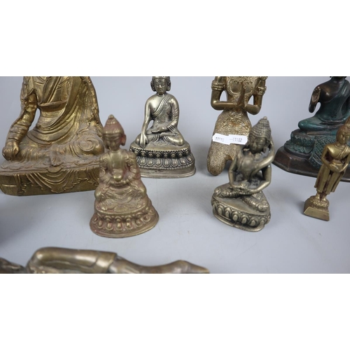 194 - Collection of Buddha figurines