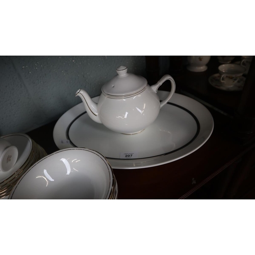 207 - Duchess Ascot tea set together with a Wedgwood meat plate