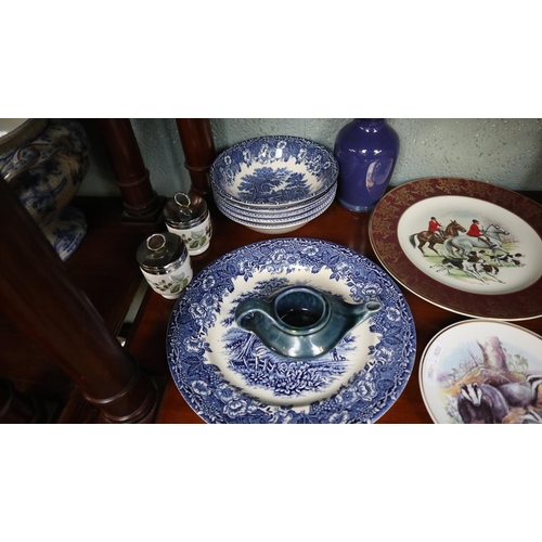 208 - Collectables to include Royal Worcester & Villeroy Boch