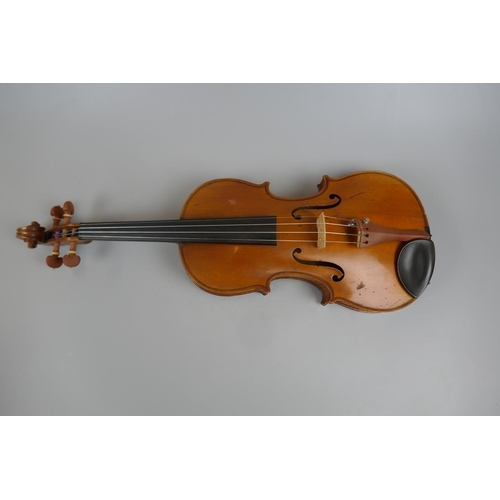 231 - Full size antique violin in case