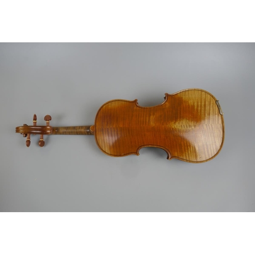 231 - Full size antique violin in case