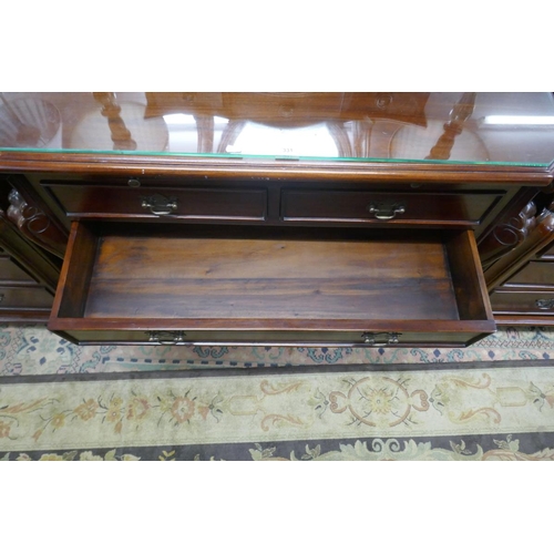 331 - Mahogany chest of drawers with vanity mirror - Approx size W: 104cm D: 46cm H: 89cm