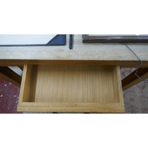 339 - Oak breakfast bar with stools - Approx size W: 100cm D: 50cm H: 90cm