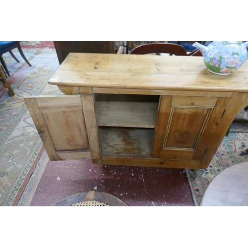 359 - Pine 2 door cupboard - Approx size W: 122cm D: 43cm H: 84cm