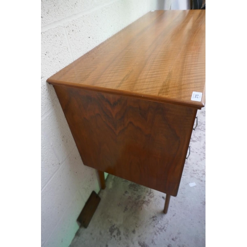 376 - Kean and Scott mid century walnut chest of 3 drawers - Approx size W: 108cm D: 46cm H: 77cm