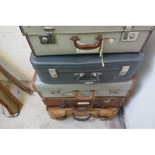 384 - 5 vintage suitcases