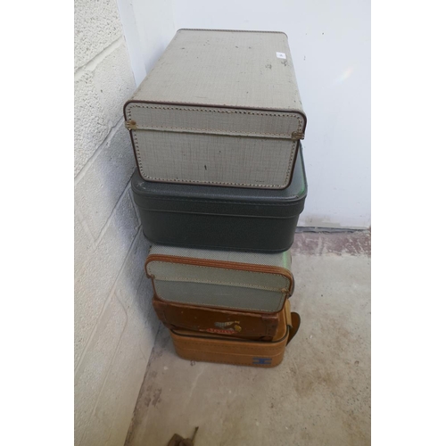 384 - 5 vintage suitcases