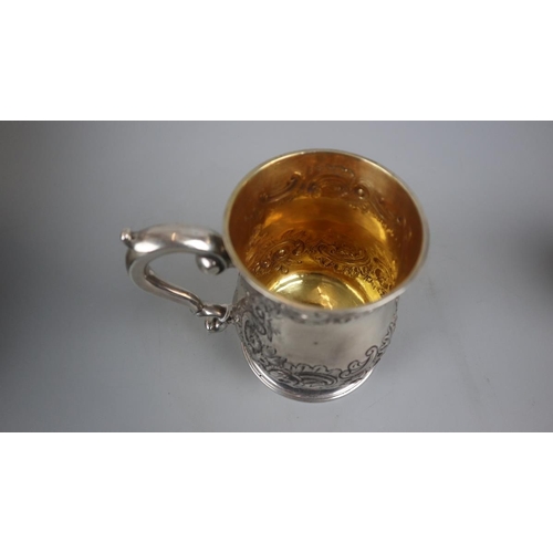 9 - Early hallmarked silver embossed tankard with London marks - Approx weight 377g