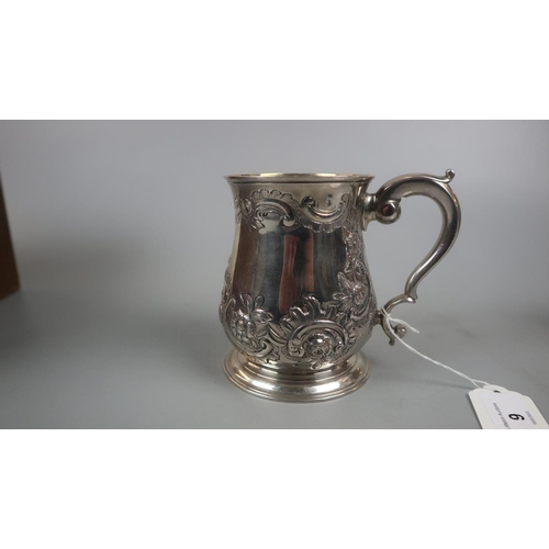 9 - Early hallmarked silver embossed tankard with London marks - Approx weight 377g