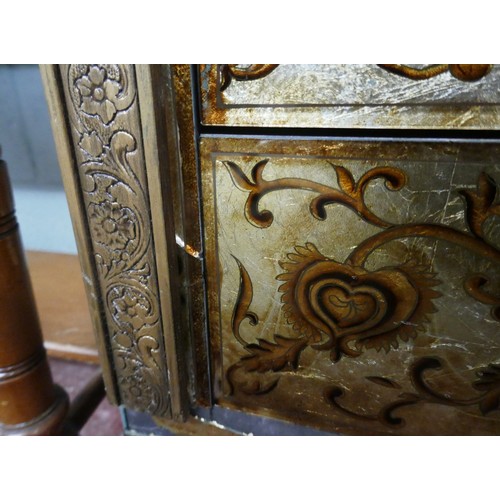 290 - Ornately decorated chest of 3 drawers - Approx size W: 61cm D: 41cm H: 75cm