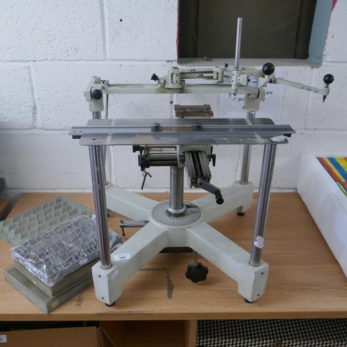 342 - Gravograph manual engraver with 4 sets of letters/symbols