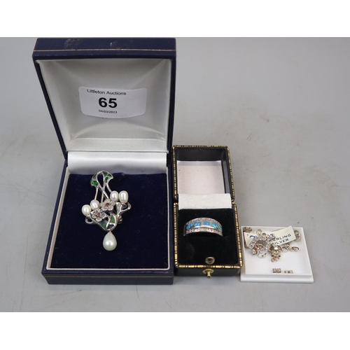 65 - Collection of jewellery to include silver