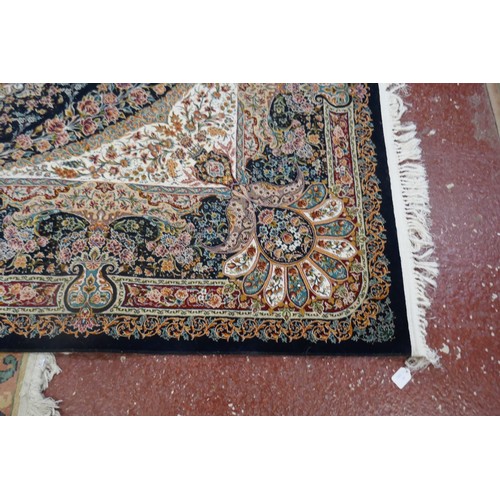 408 - Fine quality floral patterned carpet - Approx size: 372cm x 250cm