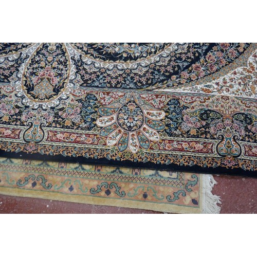 408 - Fine quality floral patterned carpet - Approx size: 372cm x 250cm