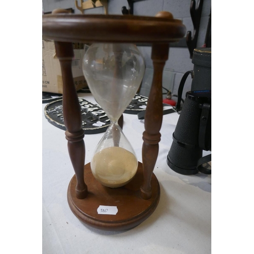 120 - Sand timer and plaques