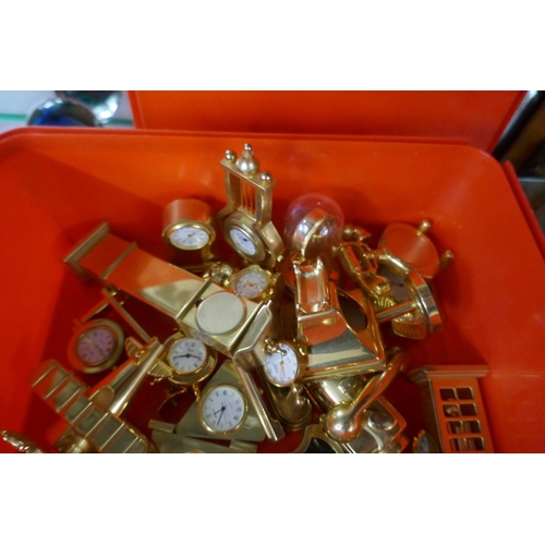 190 - Collection of miniature brass desk clocks