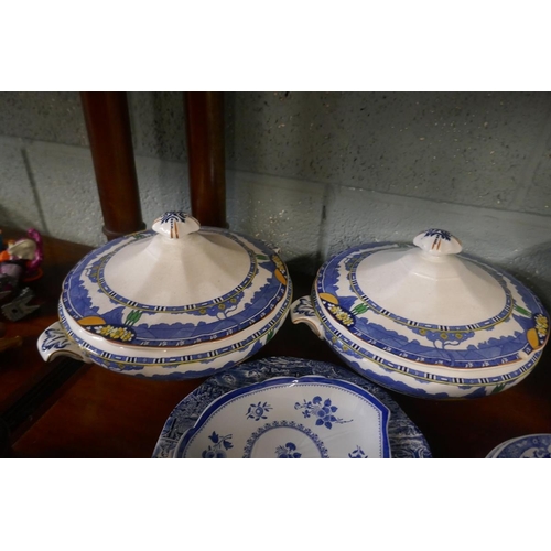 201 - Large collection of blue & white china to include Spode