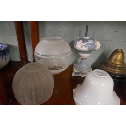 218 - Collection of oil lamp parts