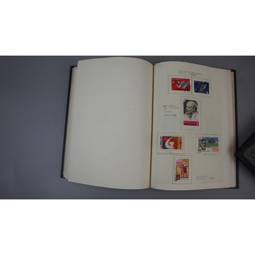 221 - Stamps - World in album including Bermuda & Gibraltar to £1, Denmark, Spain, Russia