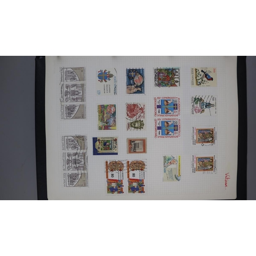 226 - Stamps - Foreign & Commonwealth in albums countries U-Z