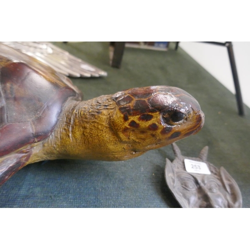 252 - Model of turtle