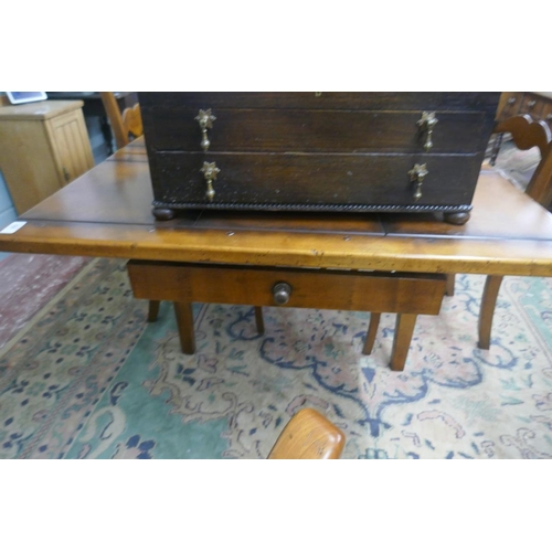 320 - Cherry wood extending refectory table with a set of 8 matching chairs - Approx size of table: L: 305... 