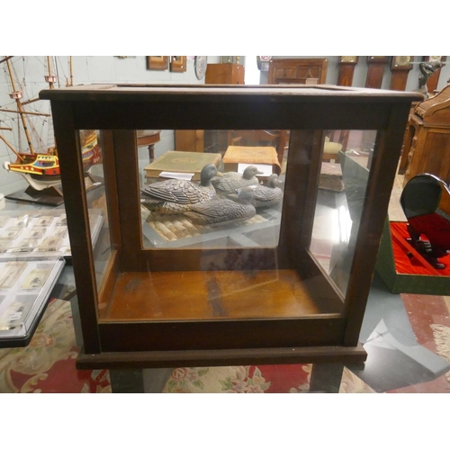 324 - Table top display cabinet