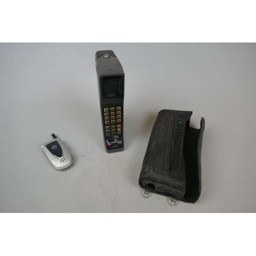 99 - 2 Old Motorola telephones
