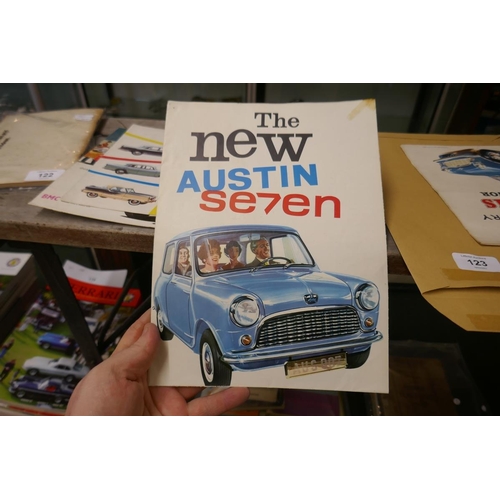 123 - Collection of vintage sales brochures to include Austin Mini etc
