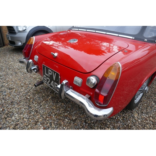 216 - 1975 P reg MG Midget 1500 in stunning condition with 11604 miles showing on the clock