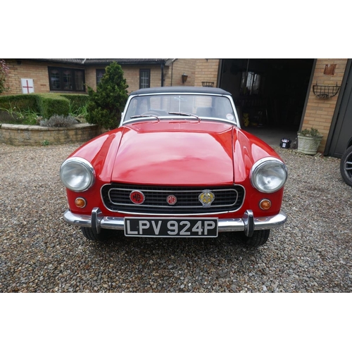 216 - 1975 P reg MG Midget 1500 in stunning condition with 11604 miles showing on the clock