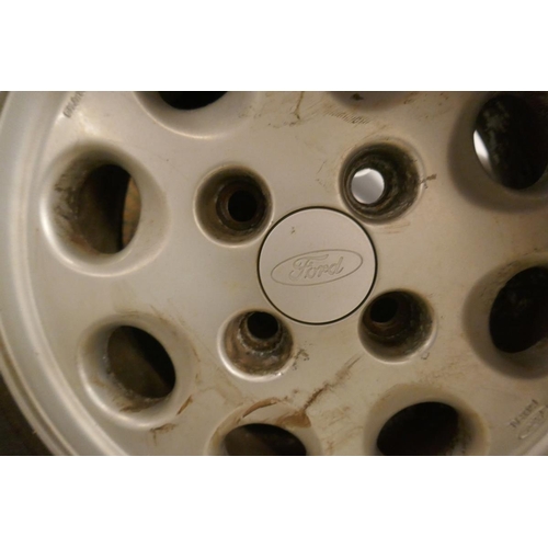 221 - 5 Ford XR3i wheels with tyres