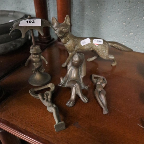 192 - Collection of novelty brass to include bottle openers