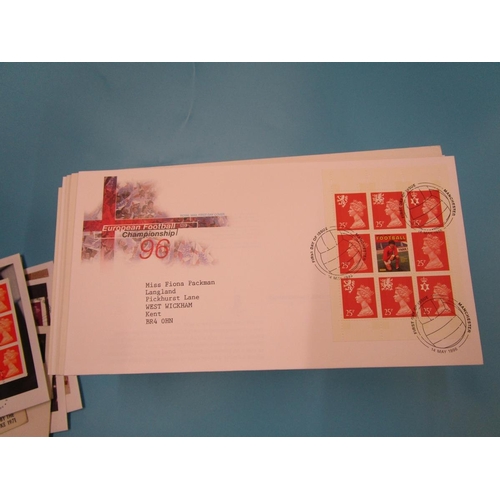 207 - Stamps - Collection of stamps - Definitive first day covers approx 100