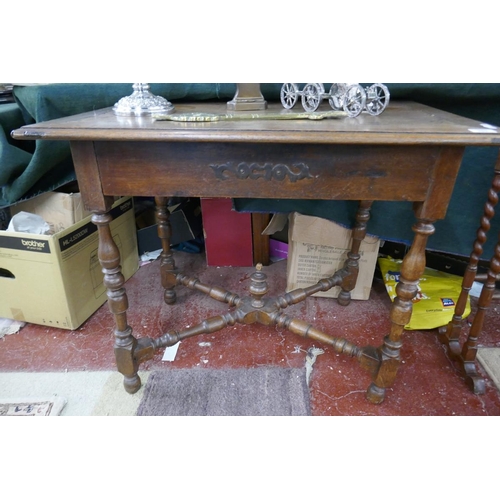 251 - Antique oak side table  - Approx size: W: 89cm D: 63cm H: 74cm