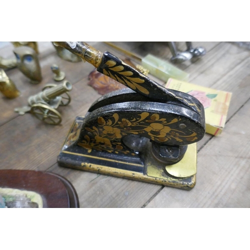 272 - Collectable to include letter press, brass ware and a model divers helmet