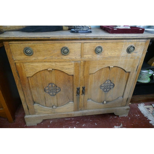 294 - Carved oak cabinet  - Approx size: W: 122cm D: 51cm H: 96cm