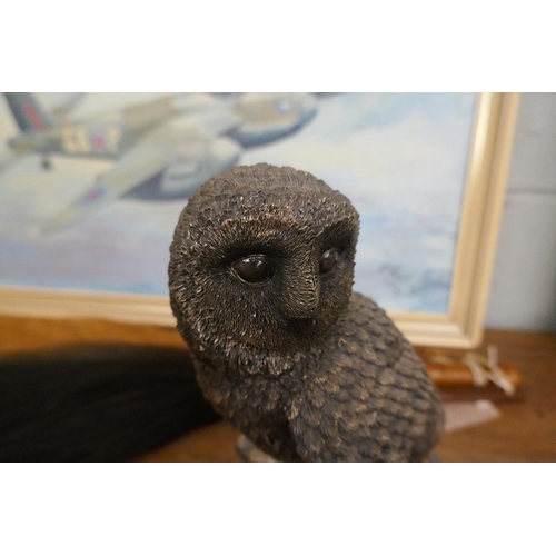 296 - Figure of an owl by the Leonardo collection - Approx height: 26cm