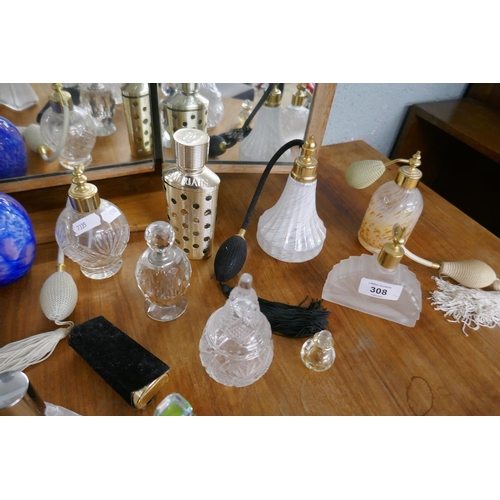 308 - Collection of vintage perfume bottles to include Dior, Guerlain and Lalique