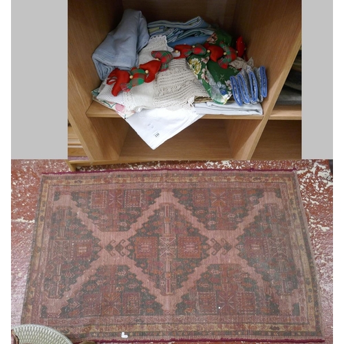 330 - Large quantity of vintage linen and fabric to include a rug