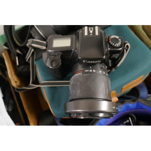 336 - Collection of camera equipment