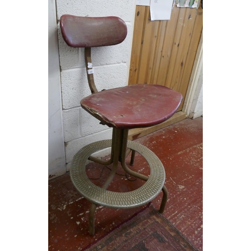 351 - Machinists adjustable chair