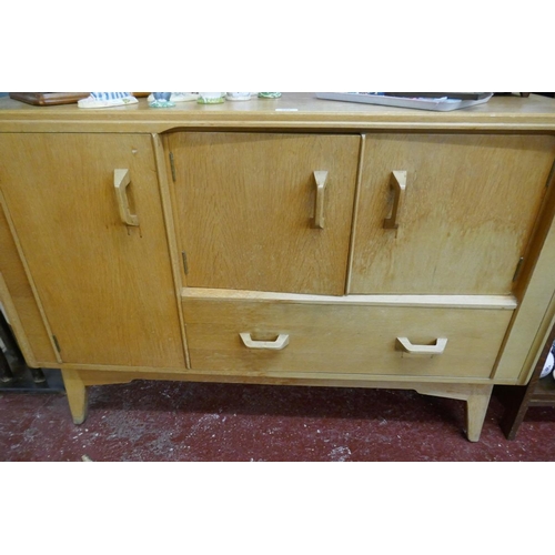 392 - G Plan sideboard  - Approx size: W: 123cm D: 45cm H: 85cm